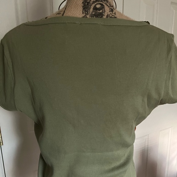 Ribbed knit tee - Picture 2 of 3